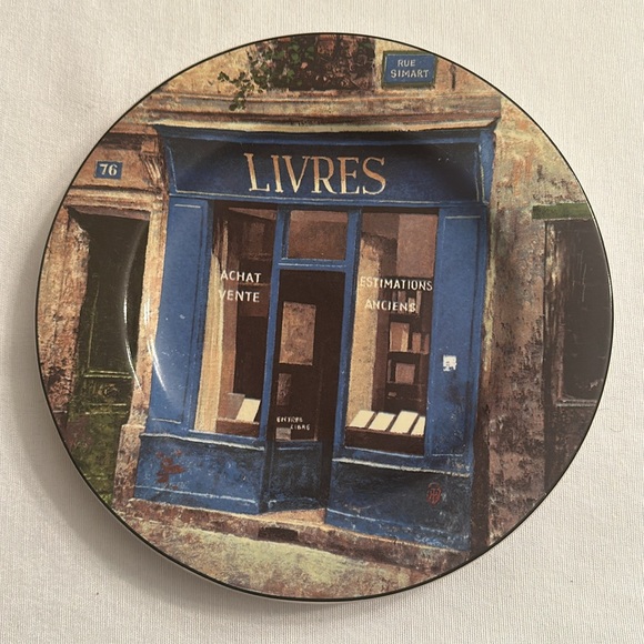 The Sakura Table. Storefronts Vintage Set of 4 Cake plates. - Picture 6 of 8